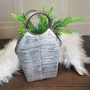 HD Designs Metal Basket | 13" T x 9" W